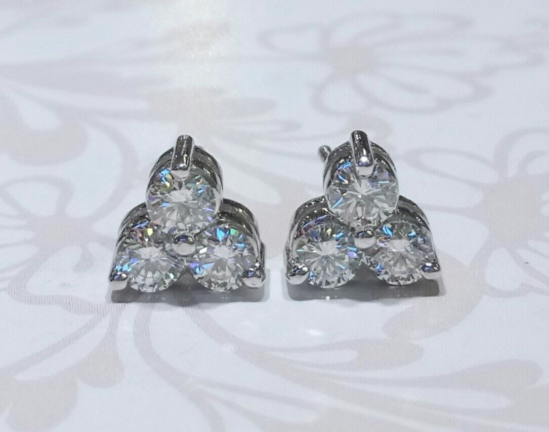 18ct white gold diamond stud earrings