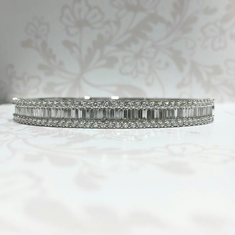 18ct white gold baguette and round diamond bangle
