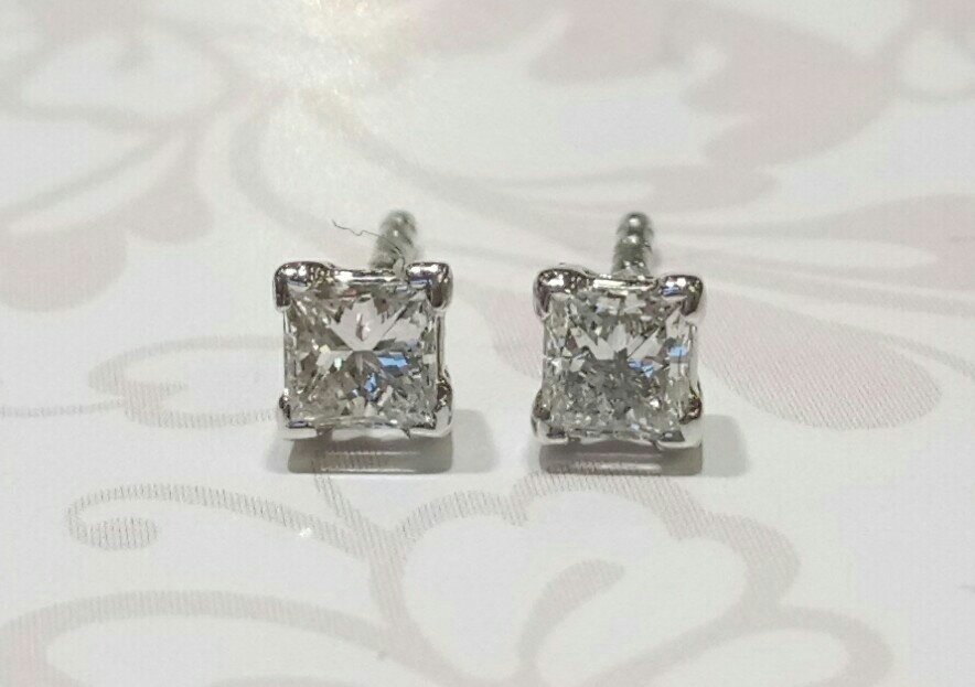 18ct white gold princess cut diamond stud earrings