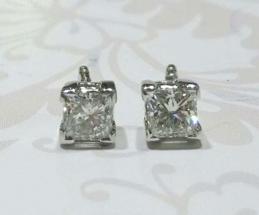 18ct white gold princess cut diamond stud earrings