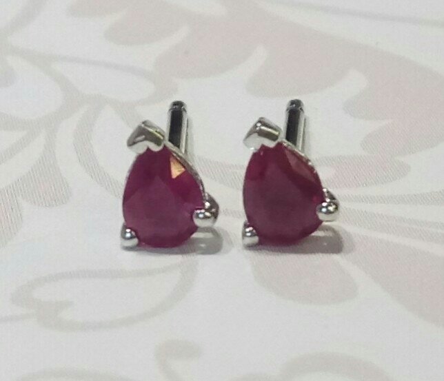 9ct white gold ruby stud earrings