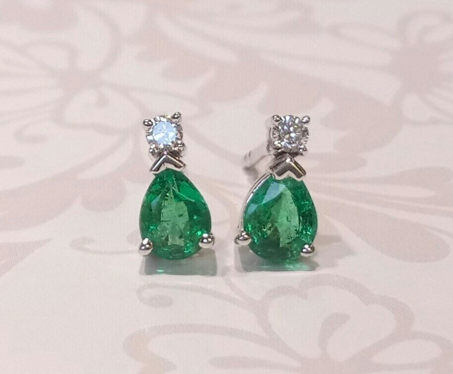 18ct white gold emerald and diamond studs