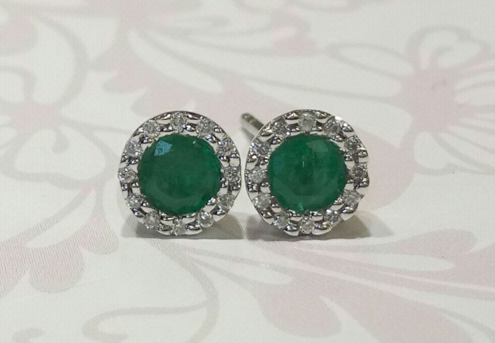 18ct white gold emerald and diamond stud earrings