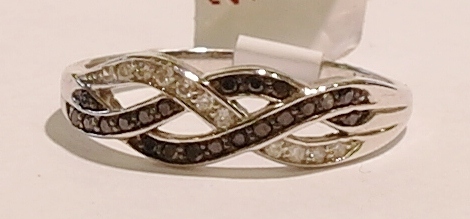 9ct white gold diamond ring