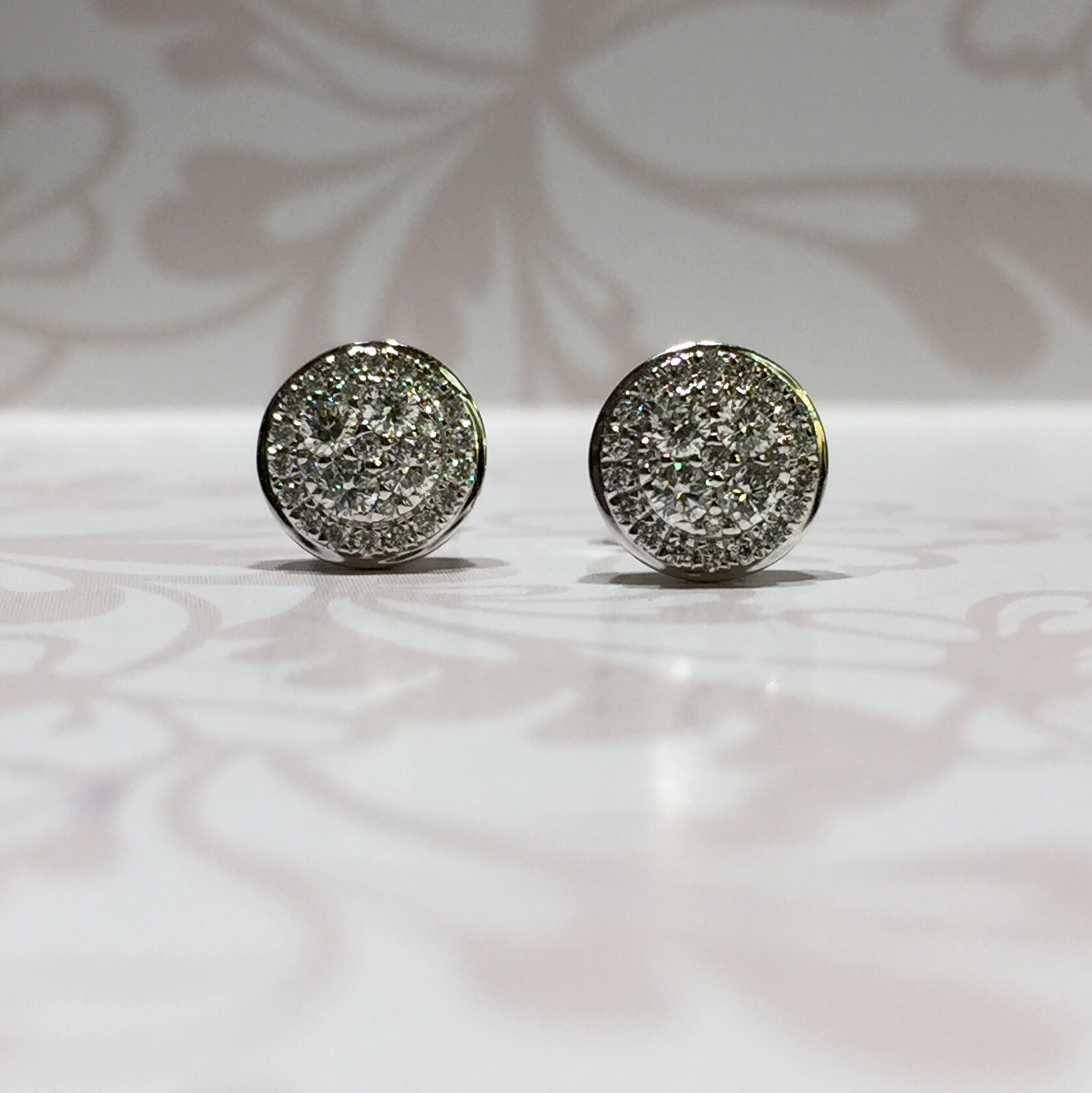 18ct white gold diamond stud earrings