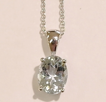 9ct white gold aquamarine pendant