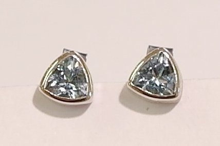 9ct white gold aquamarine earrings