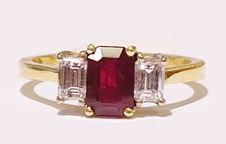 18ct yellow gold ruby and diamond ring