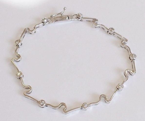 18ct white gold diamond bracelet