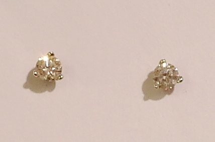 18ct white gold diamond studs