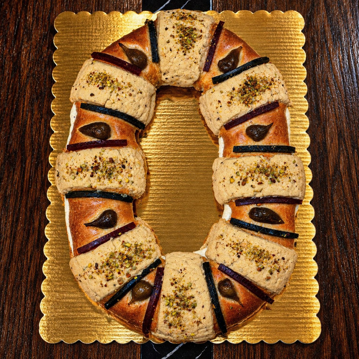 Rosca de Reyes Rellena de Crema de Pistache
