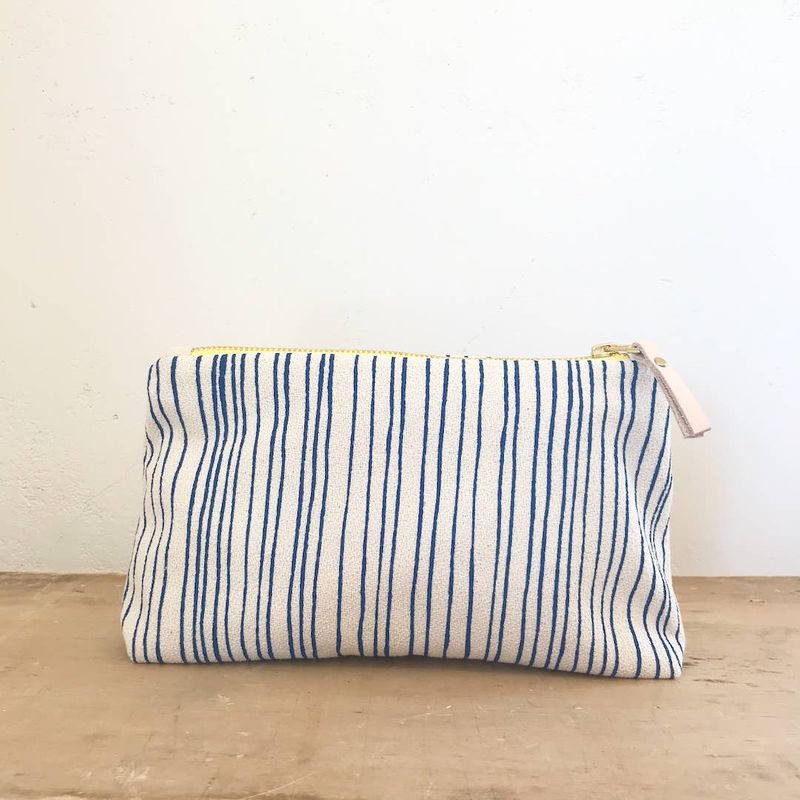ROYAL SKINNY STRIPE MAKEUP