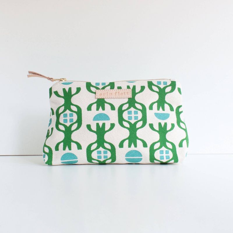 TURQUOISE + KELLY GREEN CHALET MAKEUP: NATURAL ZIP