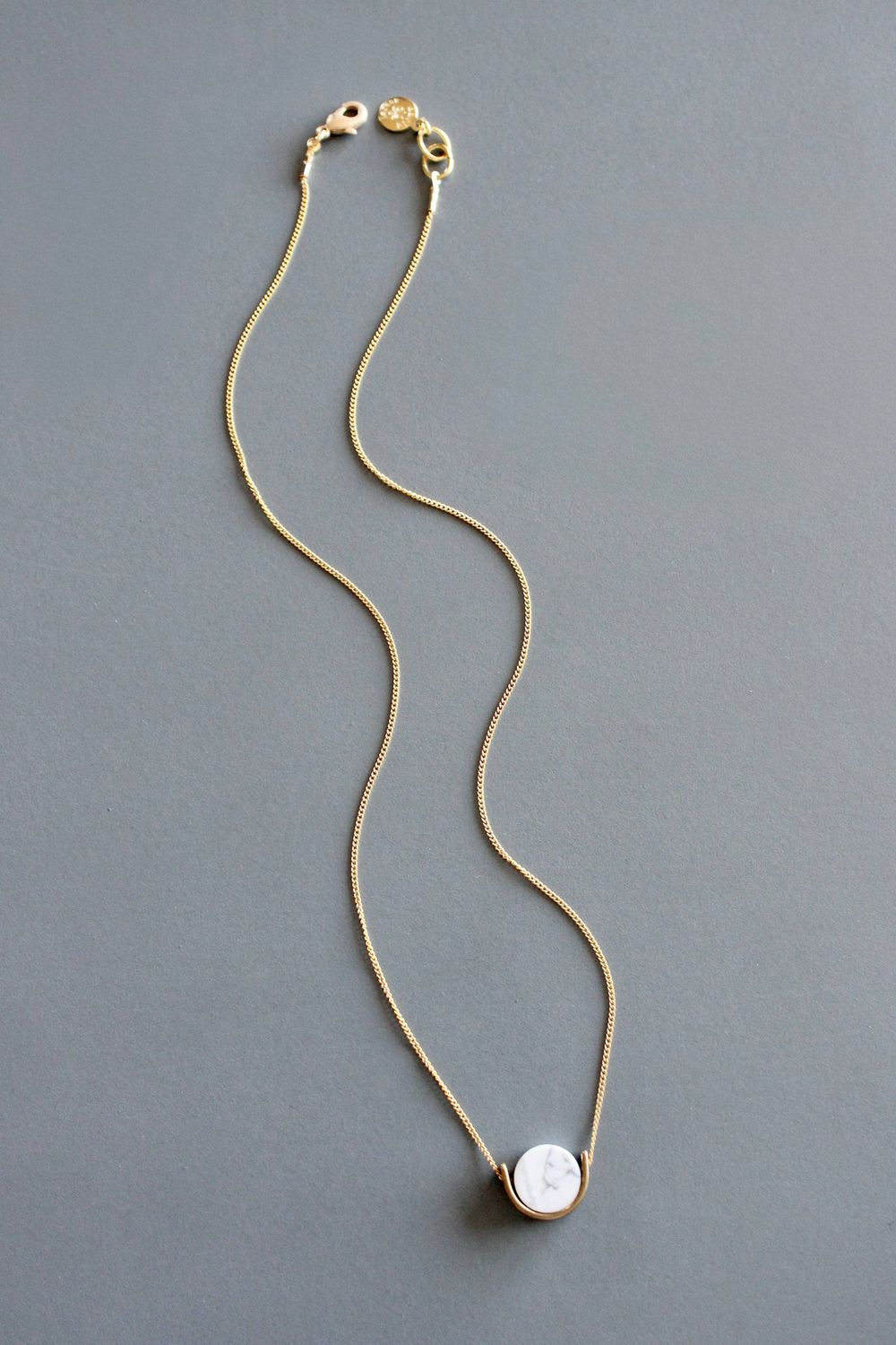MLN116 Howlite mini geometric necklace