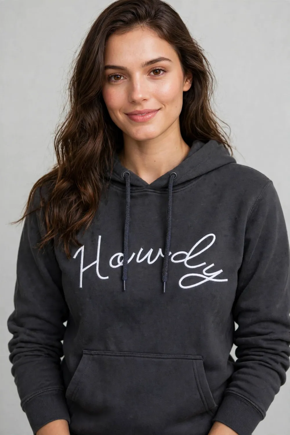 HOWDY cursive curve top - hoodie