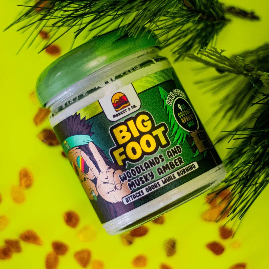 Modest & Co. - Big Foot Odor Fighting Candle (Woodlands, Amber & Musk) Modest & Co. - Big Foot Odor Fighting Candle