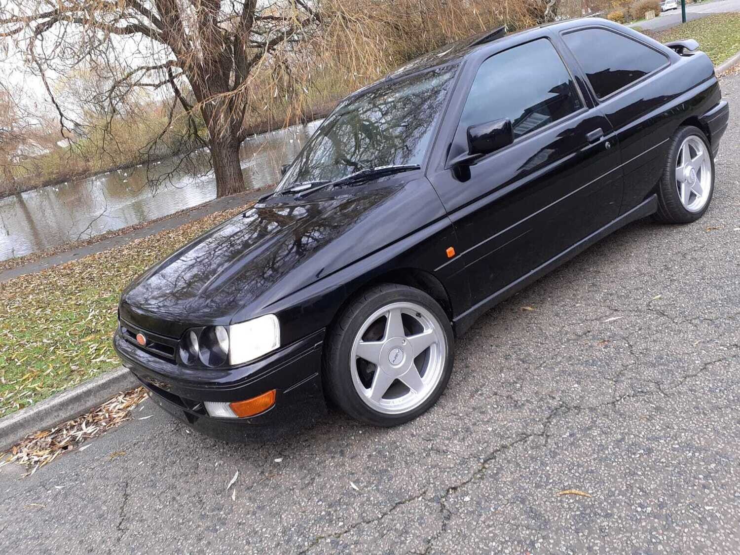 Ford Escort XR3i MK5 Gloss Black