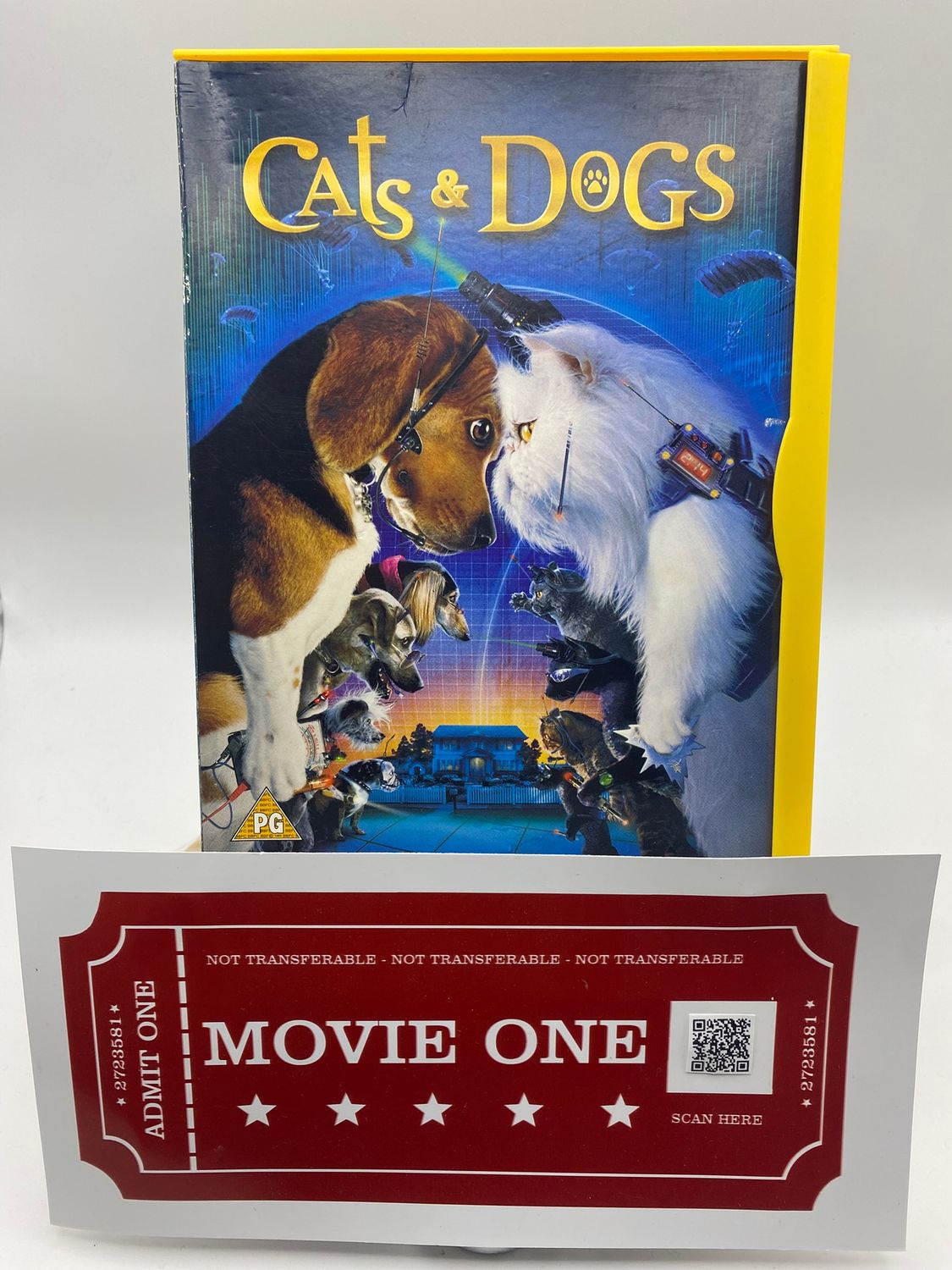 Cats And Dogs - IN000336
