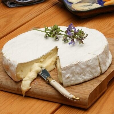 French Brie - 2 Pound (2 Pounds) Brand: Eiffel Tower