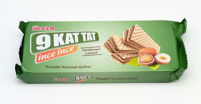 ULKER 9 Kat Tat Hazelnut Chocolate Cream Wafer 114g