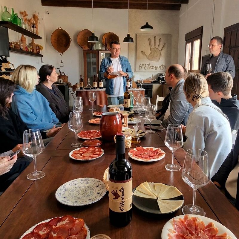 El Origen del Vino:  Visita a Bodega y Cata