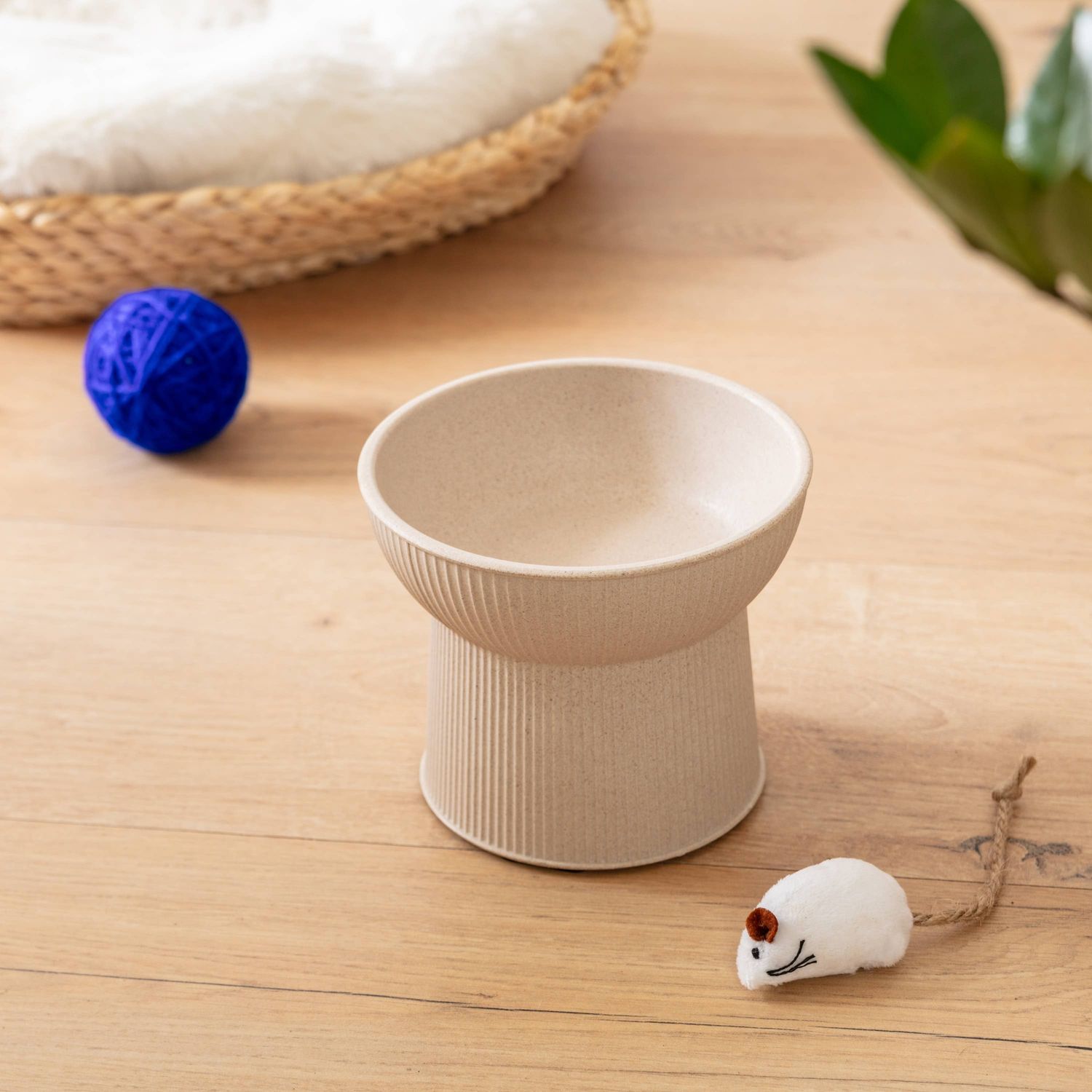 Albie Fluted Bamboo Cat Bowl: Tan