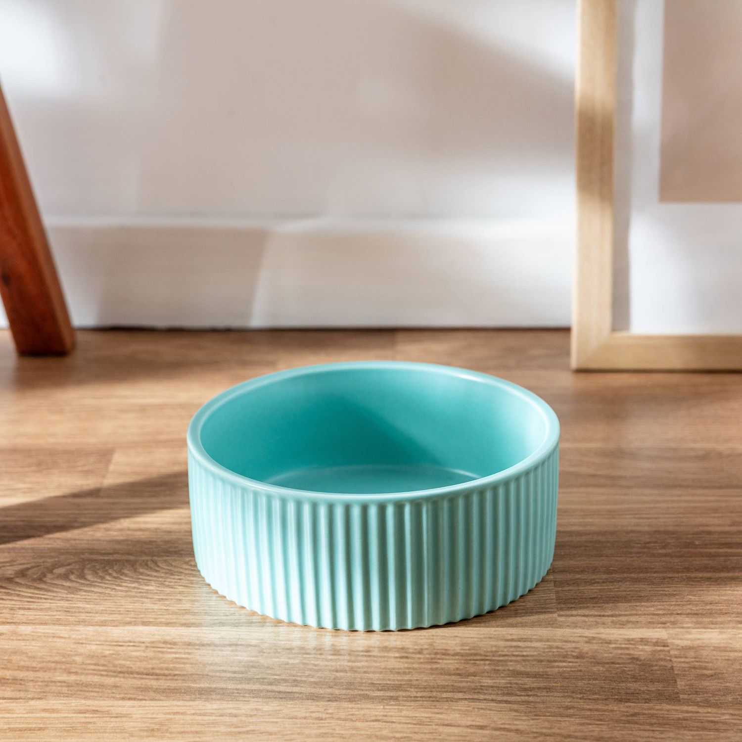 JARDIN Ribbed Pet Bowl Collection – Modern Matte Exterior: Blue / Large