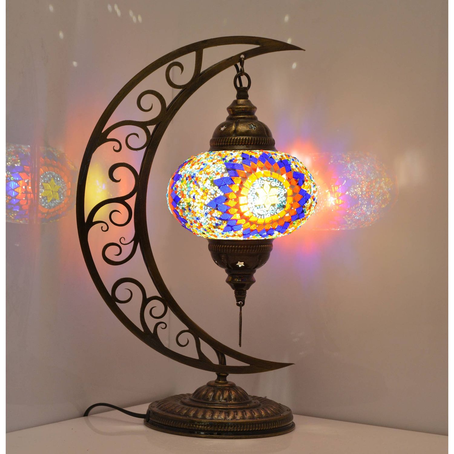 86527: 7" PRESSED MOSAIC SHADE "CRESCENT MOON" TABLE LAMP -, Color: White