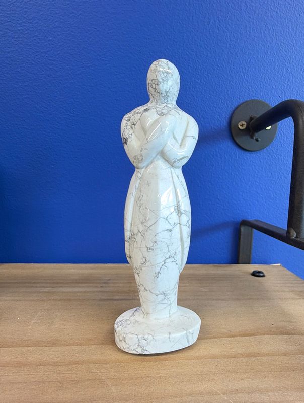 Howlite Man