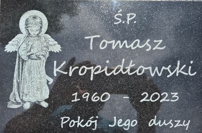 Nagrobna tabliczka pamiątkowa na klinie Nagrobna tabliczka pamiątkowa na klinie