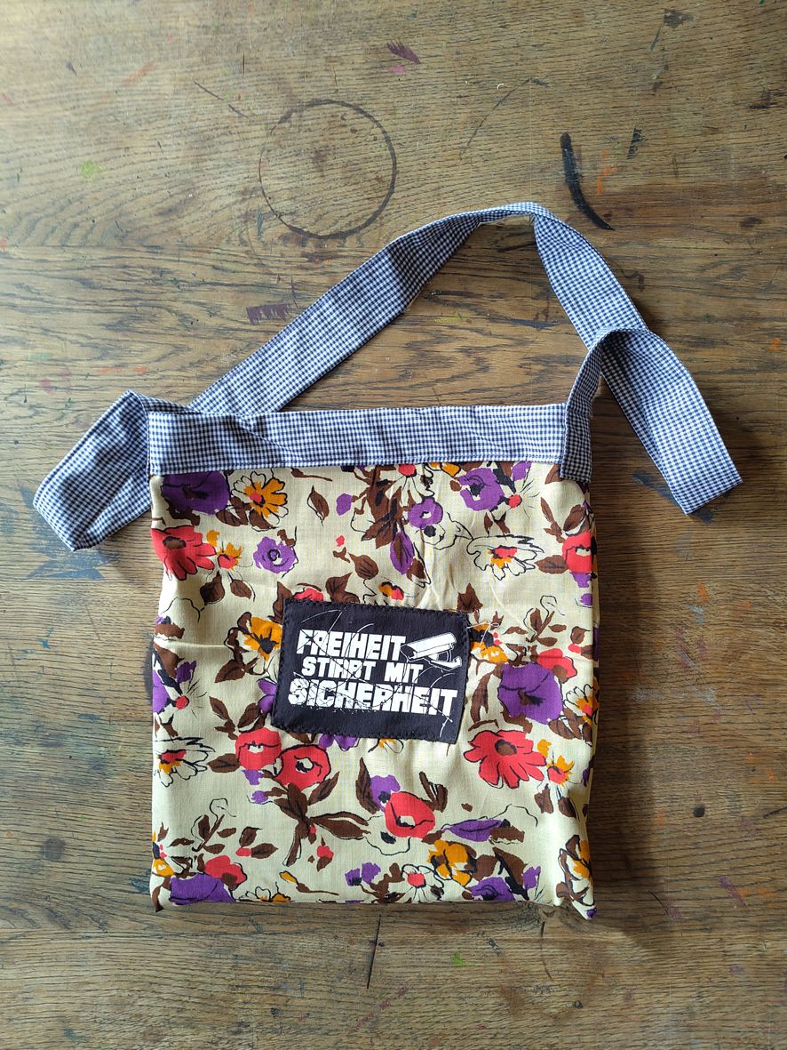 Tasche Blumen und FreiheitStirbtMitSicherheit Tasche Blumen und FreiheitStirbtMitSicherheit