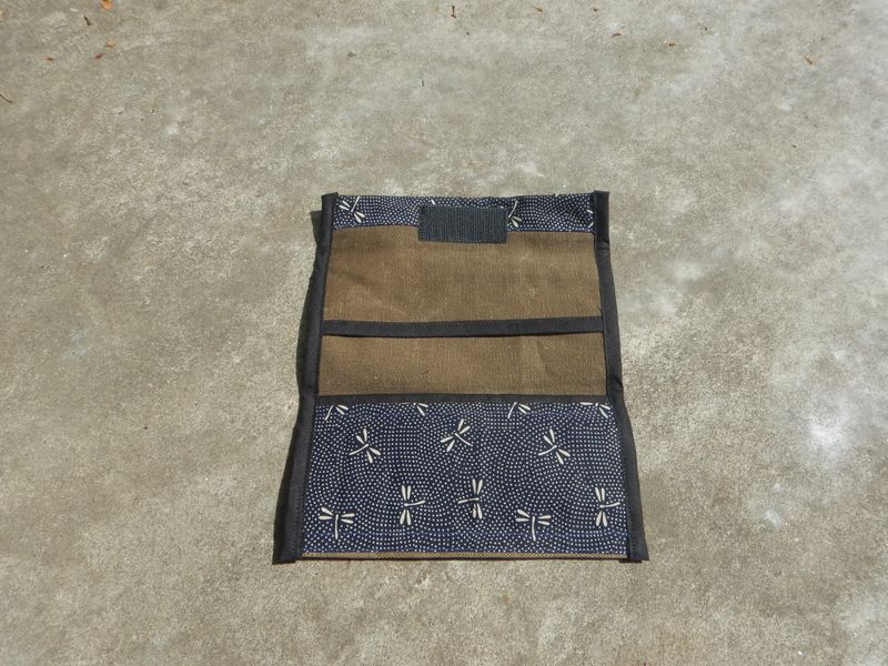 Tabakbeutel Olive-Libelle