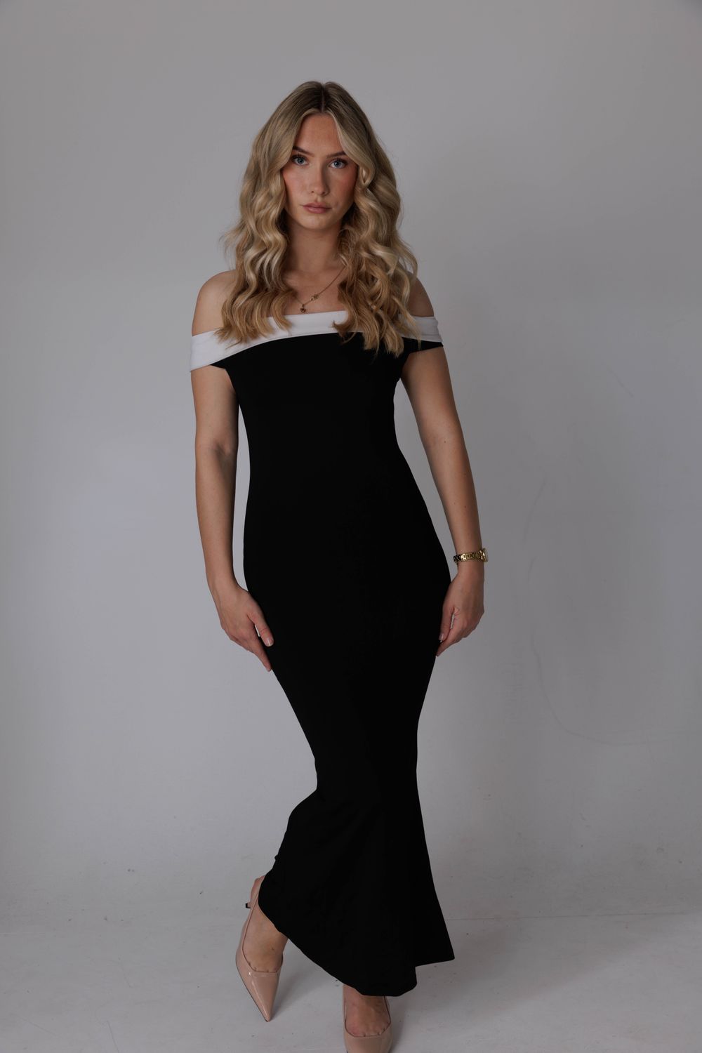 Off-shoulder Maxi Dress