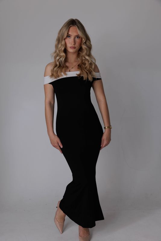 Off-shoulder Maxi Dress