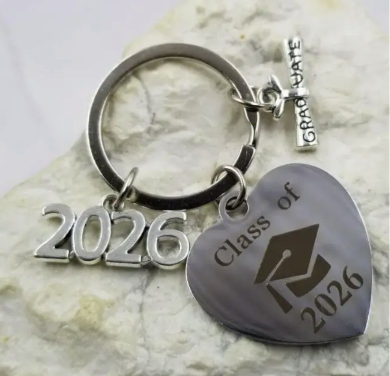 Class Of 2026 Heart Keychain - GRADUATE
