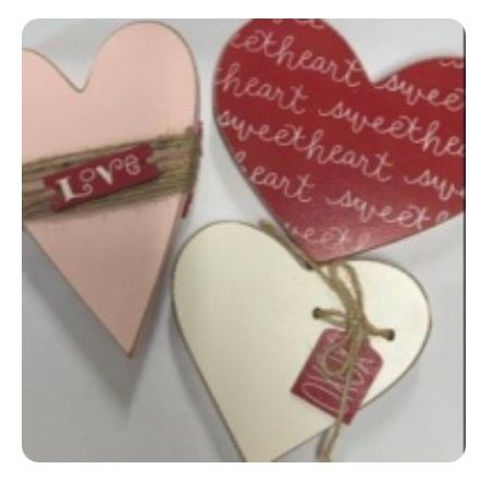 Destressed Heart Sitter Block