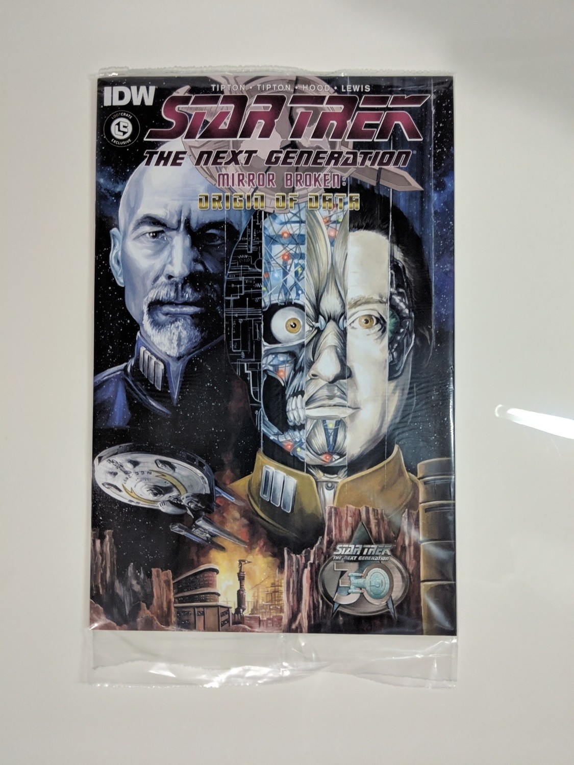 Loot crate Exclusive Star Trek The NExt Generation Mirror Universe Comic