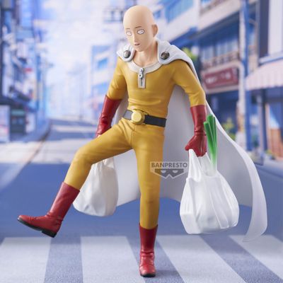 Pre-Order: One-Punch Man One Punch Life Saitama Figure