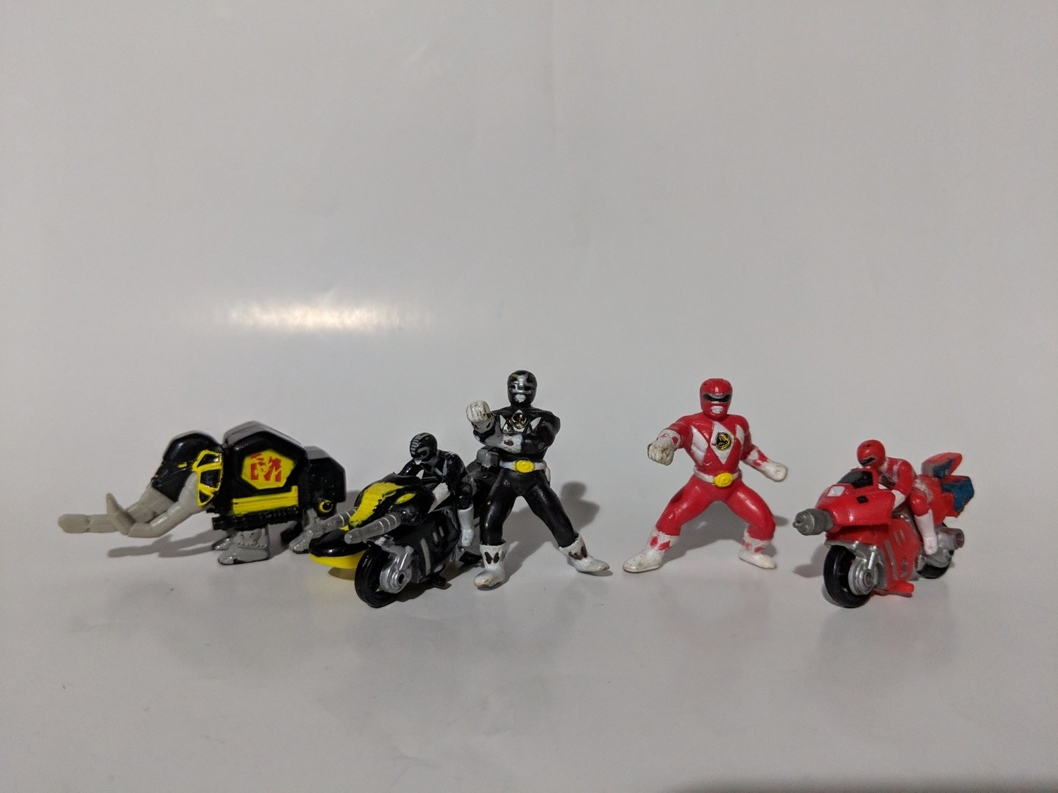 Mighty Morphin Power Rangers mirco machines red and black ranger