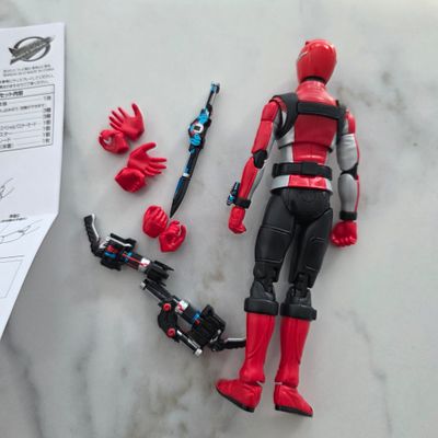 BANDAI S.H. Figuarts Tokumei Sentai Go-Busters Red Buster Action Figure