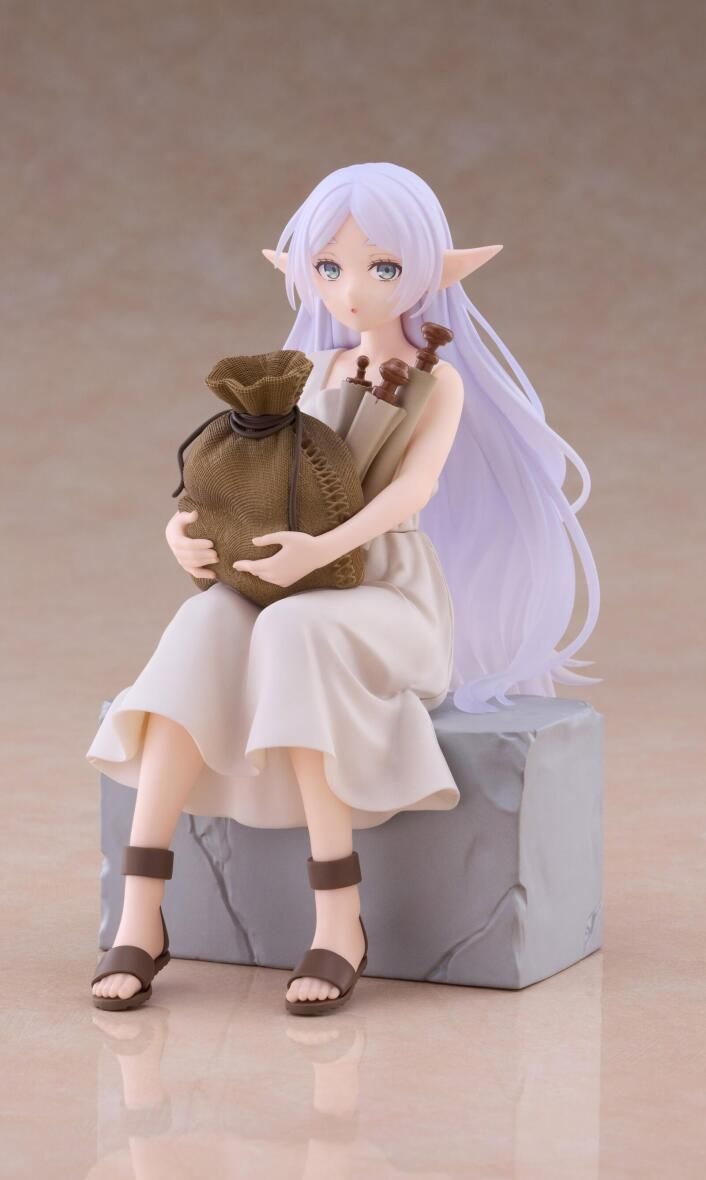 Frieren Beyond Journeys End Desktop Cute Figure Frieren (In Training Version) - product image 1 | Mighty Toys Australia