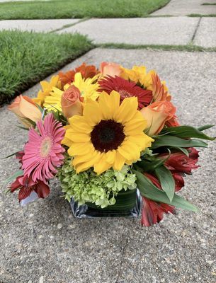 Seasonal Fresh Flower Fall/Thanksgiving Arrangement