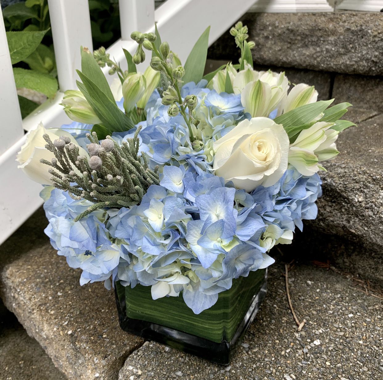 Seasonal Fresh Flower Vase Arrangement