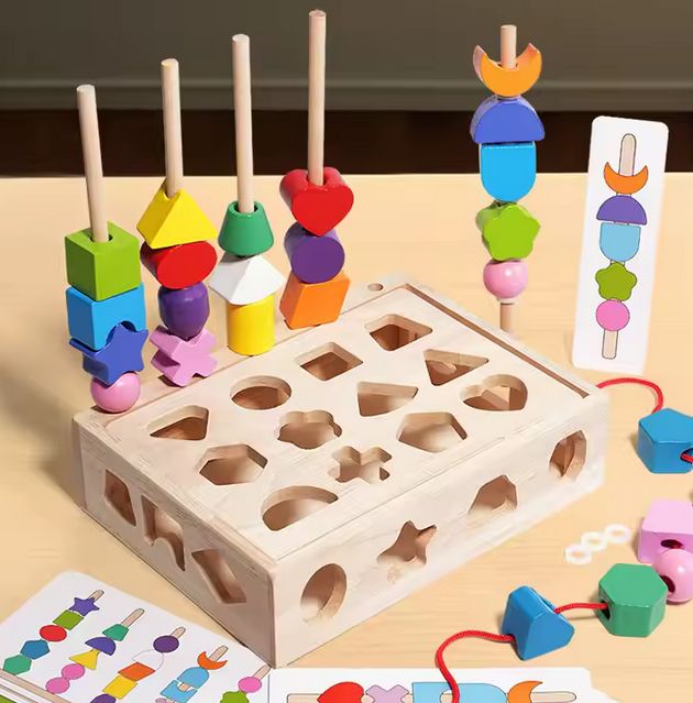 Holz-Steckspiel mit Sortierbrett, Geometrie
