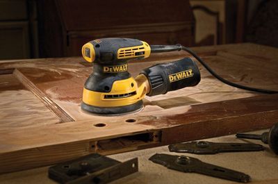 e-elektronarzedzia.com.pl Szlifierki mimośrodowe DeWalt – precyzyjne szlifowanie i idealne wykończenie różnych powierzchni.