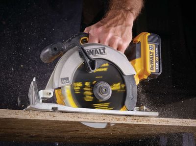 e-elektronarzedzia.com.pl Piły i pilarki DeWalt – precyzyjne cięcie drewna, metalu i innych materiałów dla profesjonalistów.