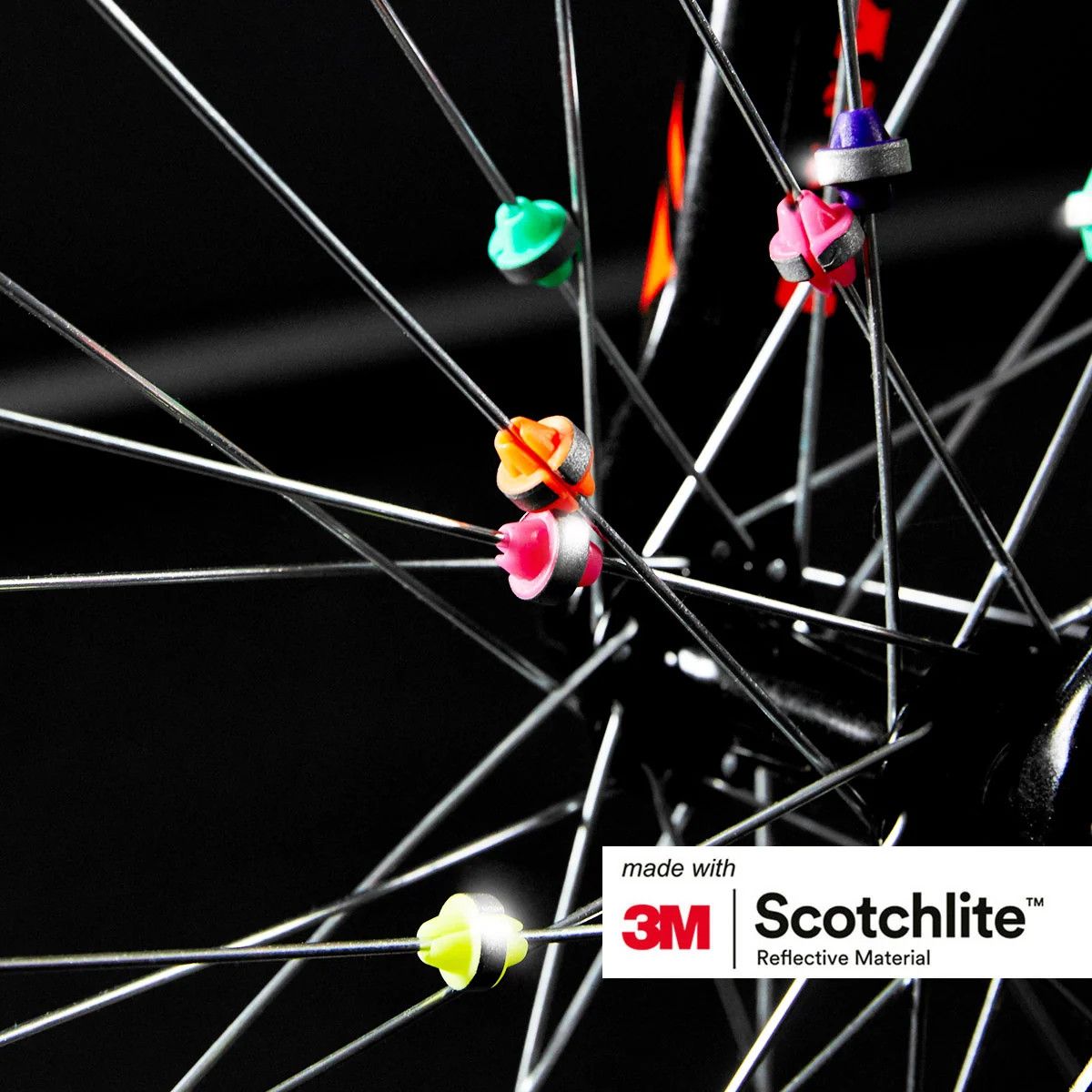 Salzmann, Colourful reflective spoke beads