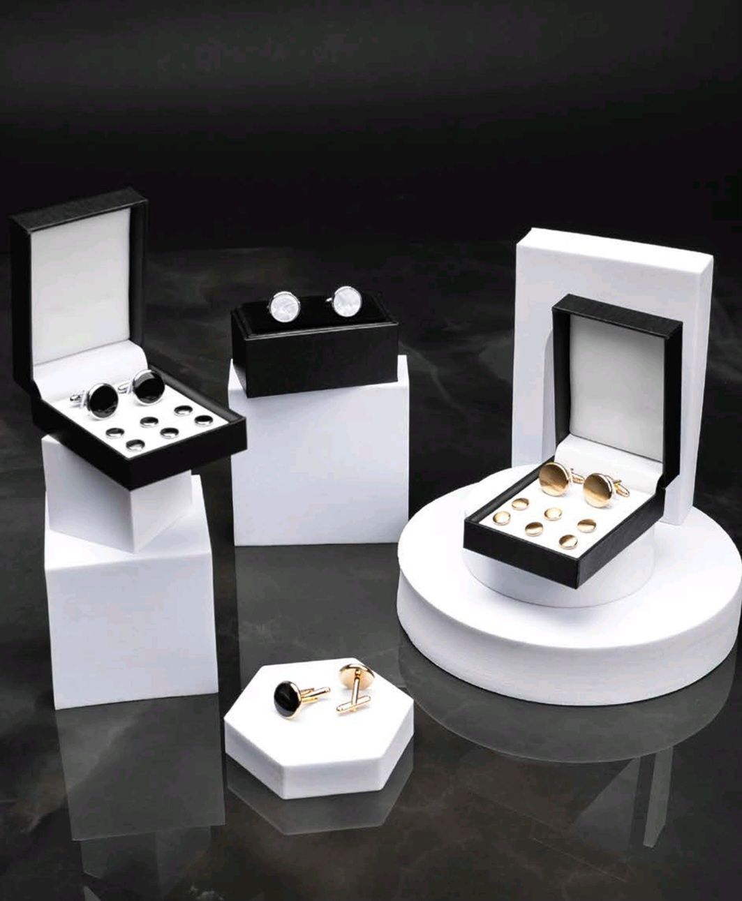 Cuffling set