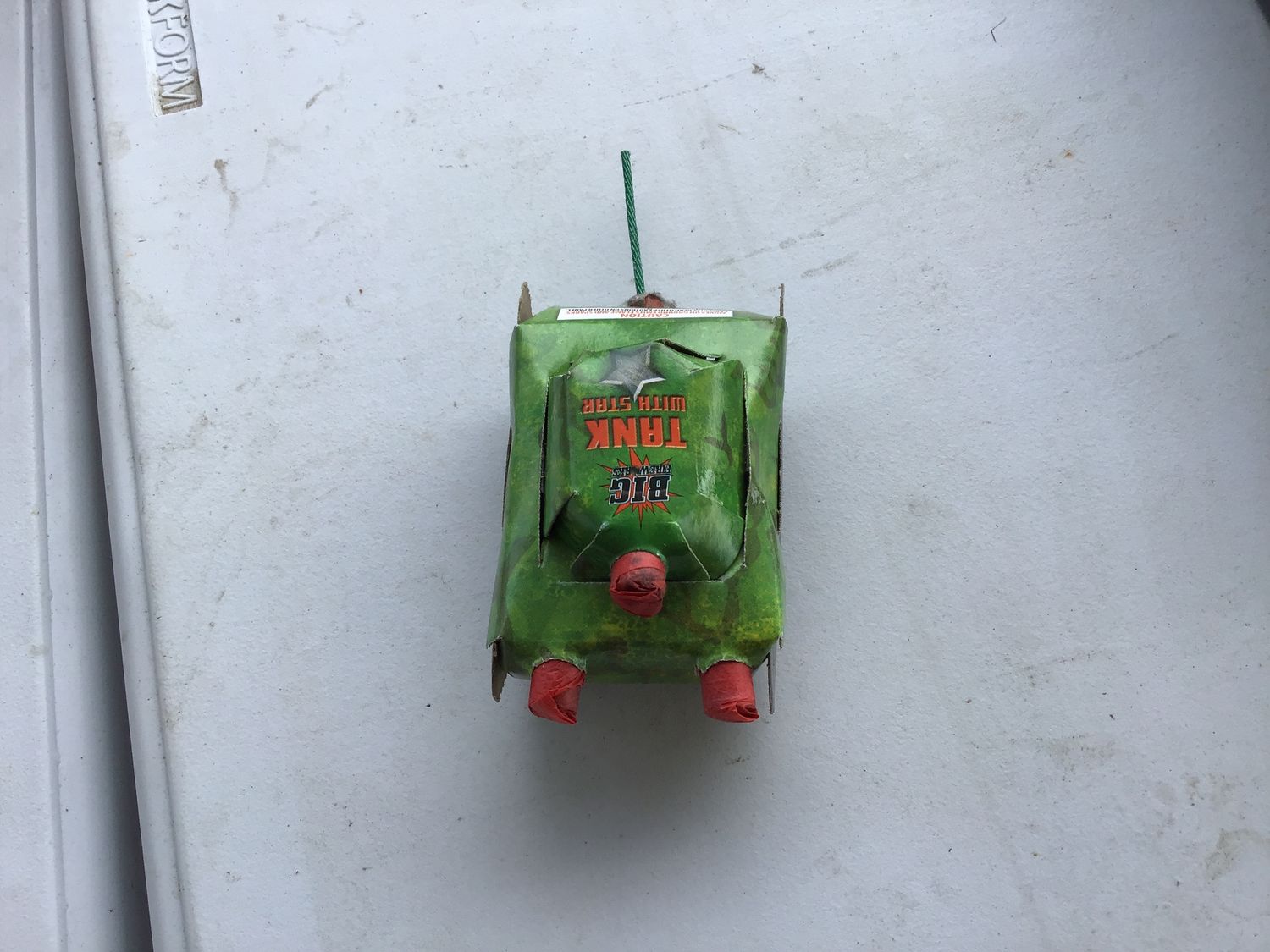 Tank with star-single
