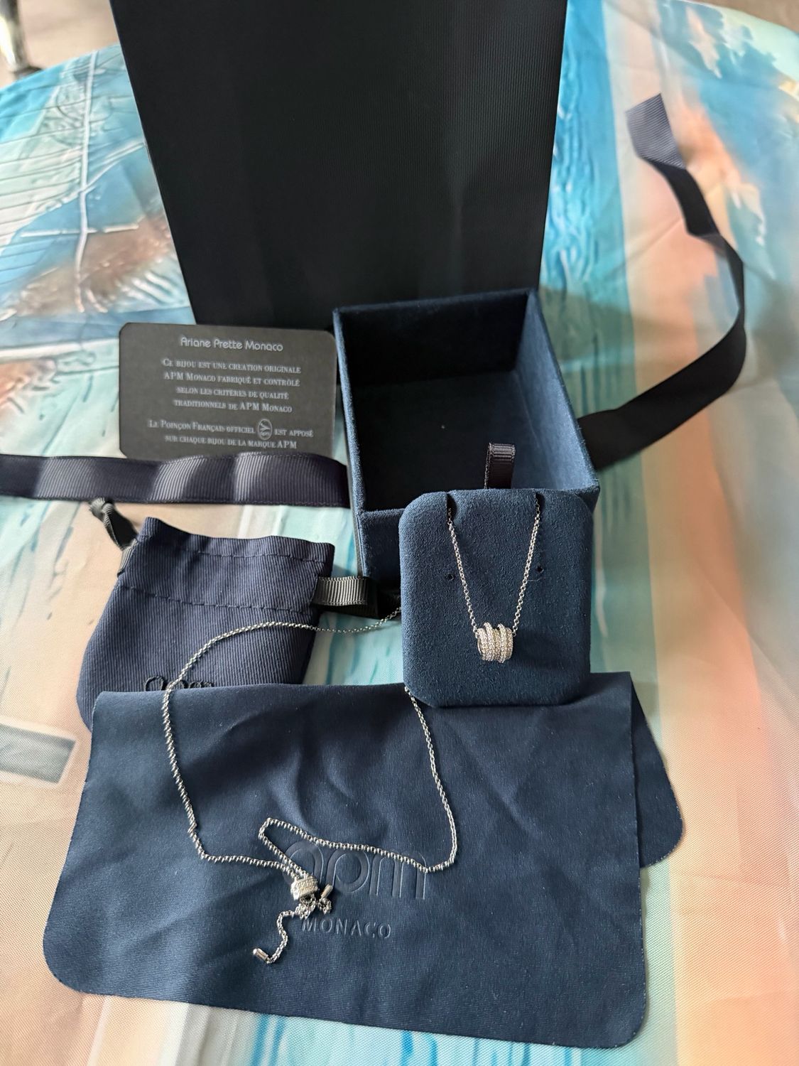 Collier promesse APM MONACO